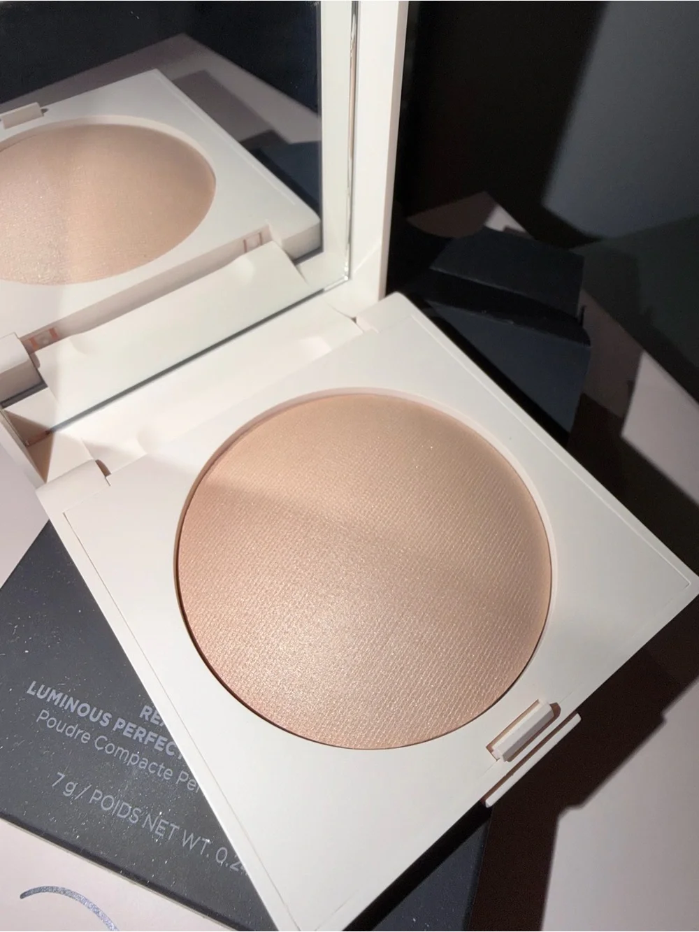 laura mercier Luminous Pressed Powder - Champagne